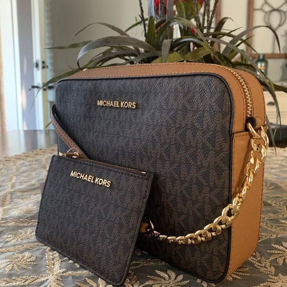 MK Jet set large Crossbody & cardholder 😍 - Picture 3 of 6